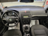 Škoda Octavia 1,6 1.6i+75kw+serviska+